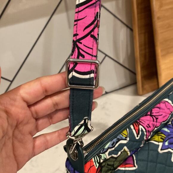 Vera Bradley Carson Falling Flowers quilted crossbody shoulder adjustable bag - Picture 4 of 16